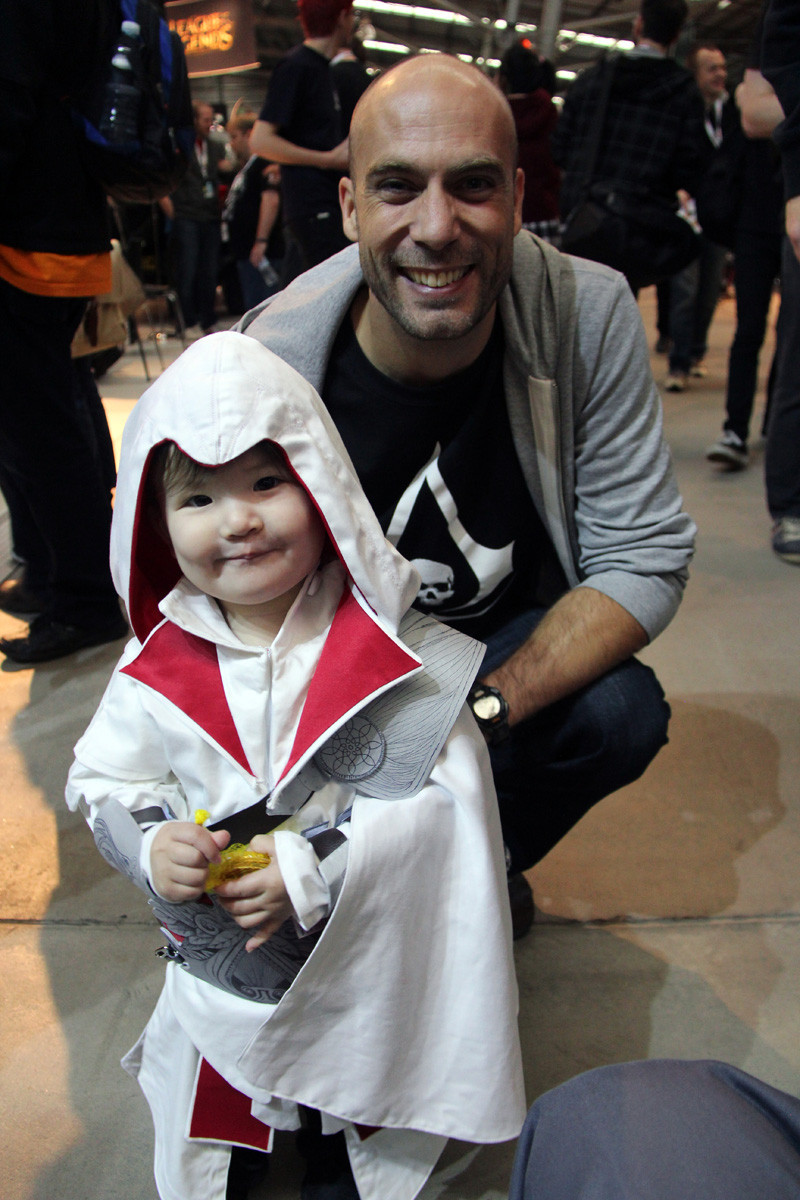 Ngắm cosplay Ezio phiên bản nhí cực đáng yêu - Ảnh 4