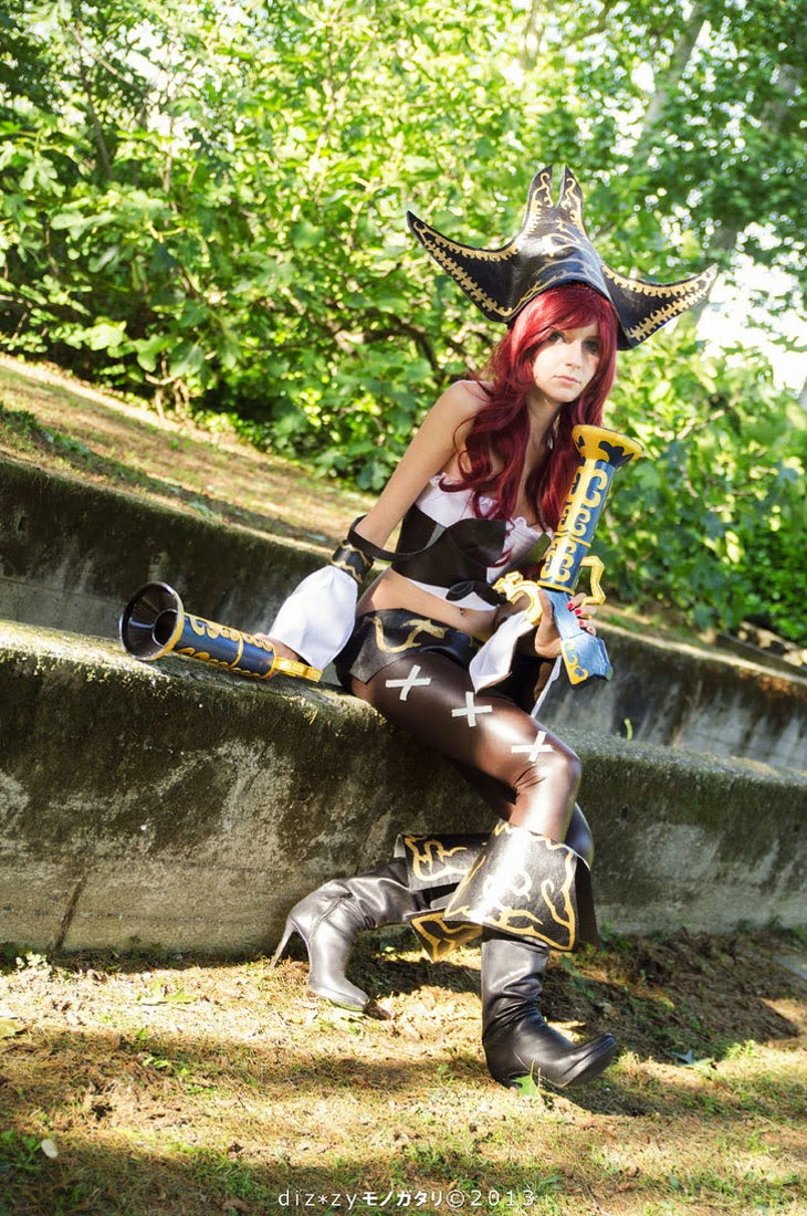 Vẻ đẹp quyến rũ của "thợ săn tiền thưởng" Miss Fortune - Ảnh 1