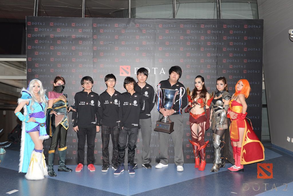 Cosplay DotA 2 dưới sự thể hiện của coser Trung Quốc - Ảnh 9