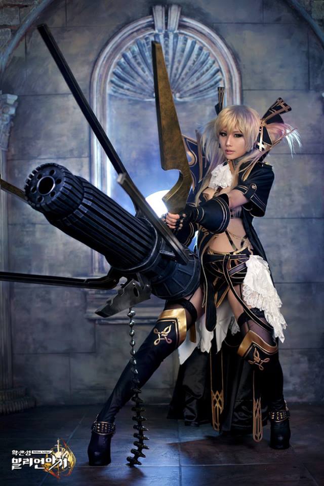 Tasha khoe vòng 1 gợi cảm với cosplay Million Arthur - Ảnh 1