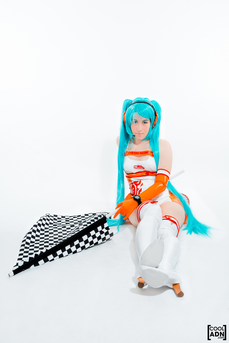 Hatsune Miku dễ thương với cosplay Miku Racing 2010 - Ảnh 7