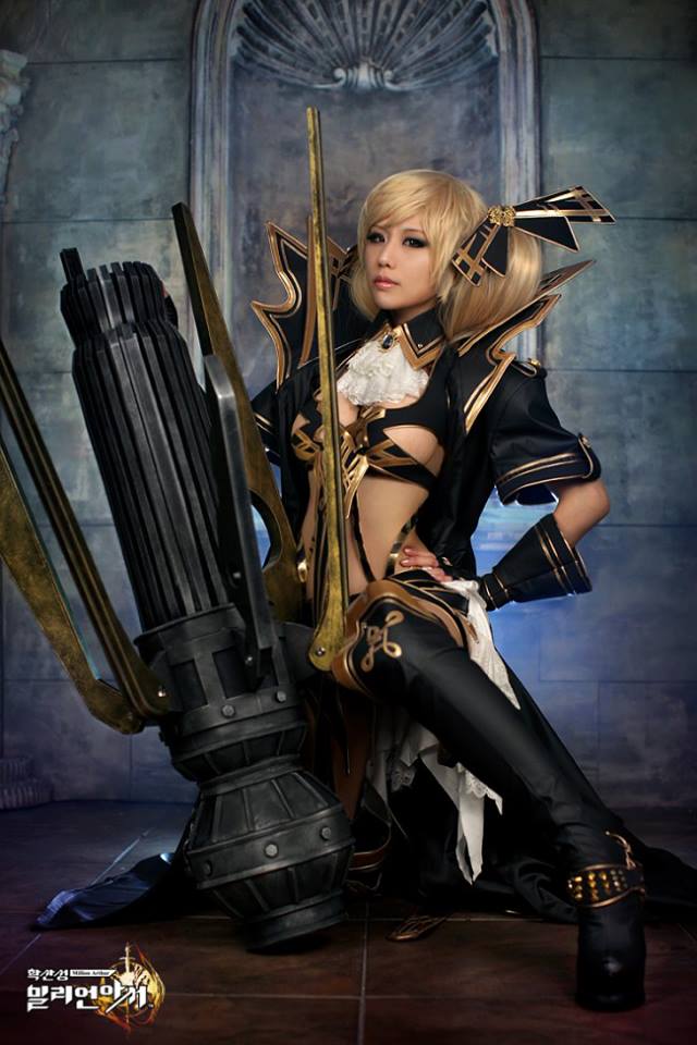 Tasha khoe vòng 1 gợi cảm với cosplay Million Arthur - Ảnh 2