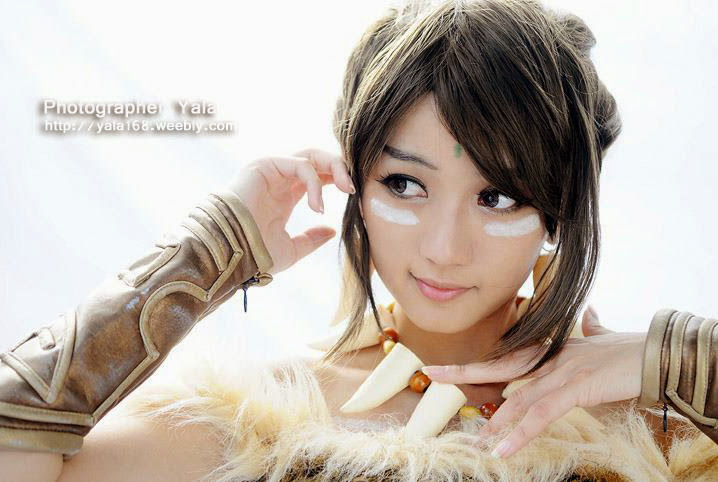 Thợ săn Nidalee khoe dáng giữa rừng vắng - Ảnh 5