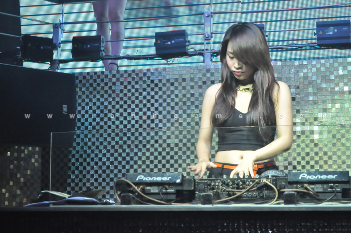 Nữ DJ xinh đẹp tại Thiên Long Anh Hùng Hội - Ảnh 12