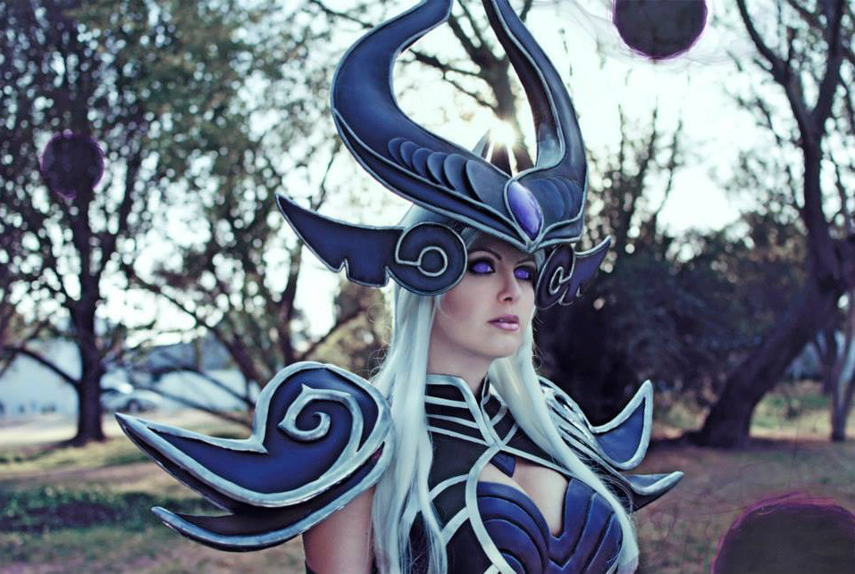 Ngắm cosplay Syndra cực quyến rũ của Kinpatsu - Ảnh 3
