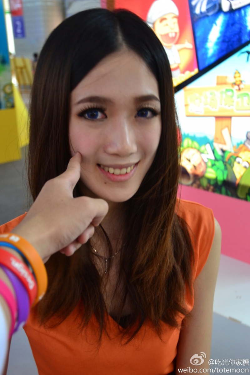 Sờ tận tay các showgirl tại ChinaJoy 2013 - Ảnh 21