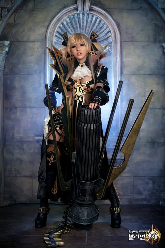 Tasha khoe vòng 1 gợi cảm với cosplay Million Arthur - Ảnh 4