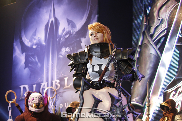 Ngắm cosplay tại lễ ra mắt Diablo 3: Reaper of Souls - Ảnh 6