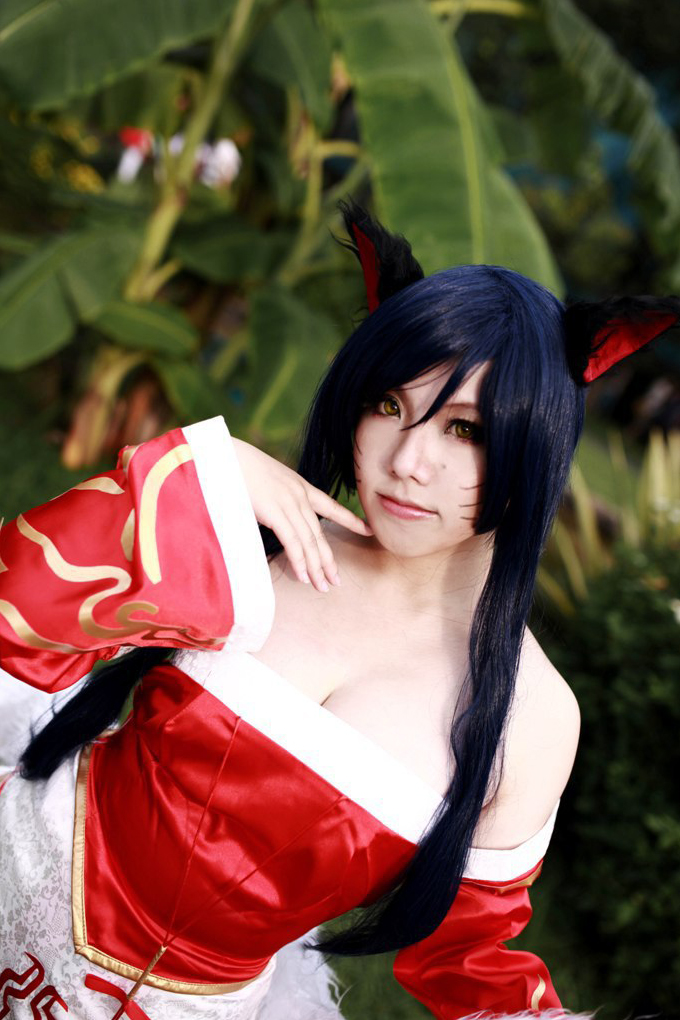 Ngắm Amane Miko quyến rũ với cosplay Ahri - Ảnh 1