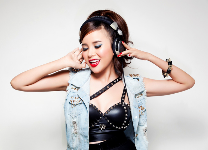 DJ Myno quyến rũ trong ảnh quảng bá 2U - Ảnh 17