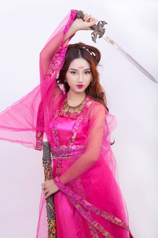 Mỹ nữ Việt quyến rũ với cosplay Thiên Địa Quyết - Ảnh 5