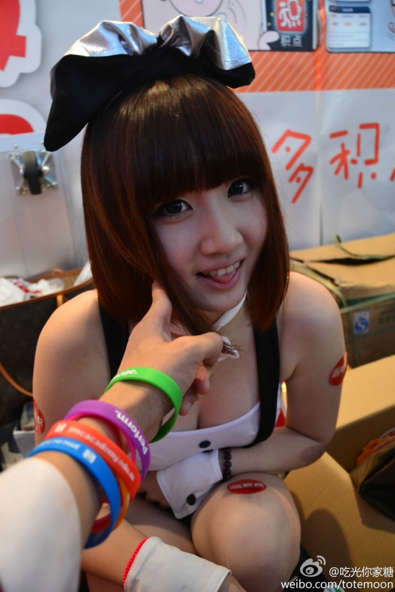 Sờ tận tay các showgirl tại ChinaJoy 2013 - Ảnh 25