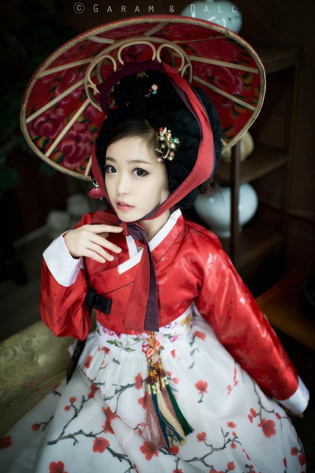 Tomia gợi cảm với trang phục truyền thống Hanbok - Ảnh 7