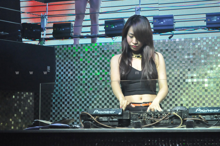 Nữ DJ xinh đẹp tại Thiên Long Anh Hùng Hội - Ảnh 13