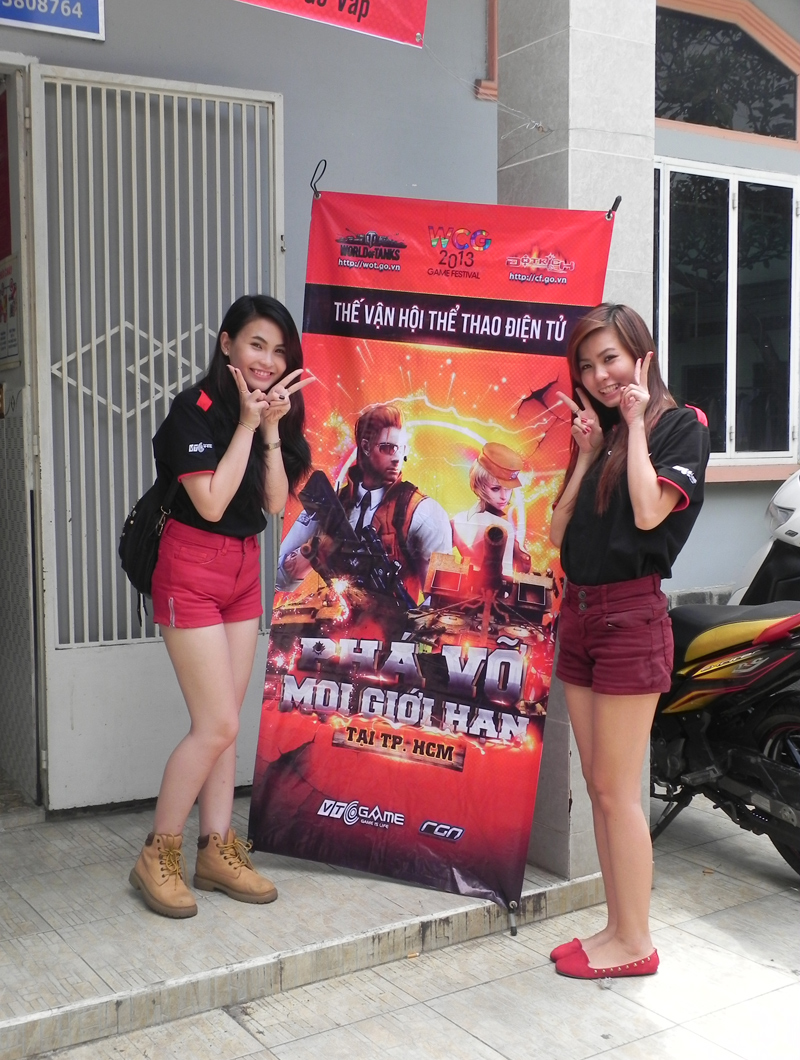 Hai PG xinh đẹp tại vòng loại WCG TP.Hồ Chí Minh - Ảnh 2