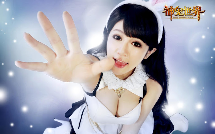 Đại sứ “ngực bự” của Thần Quỷ Thế Giới - Ảnh 4