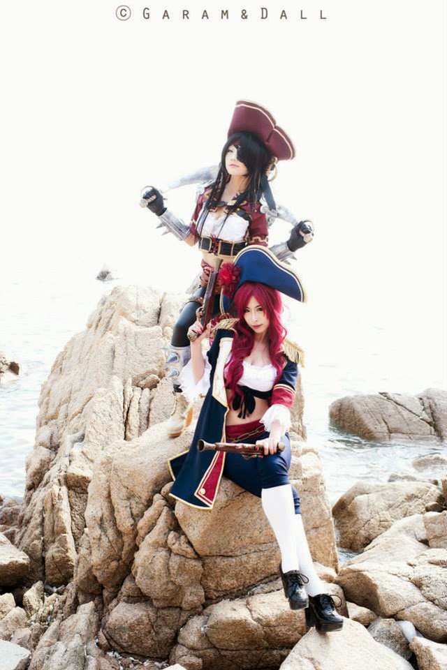Miyuko khoe trọn bộ cosplay Katarina "cướp biển" - Ảnh 32