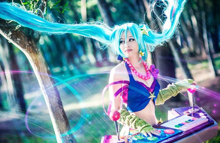 Cosplay Sona Giả Lập siêu gợi cảm và quyến rũ - Ảnh 4
