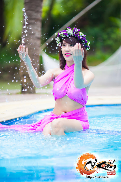 Mỹ nữ Cổ Kiếm khoe dáng với trang phục bikini - Ảnh 11
