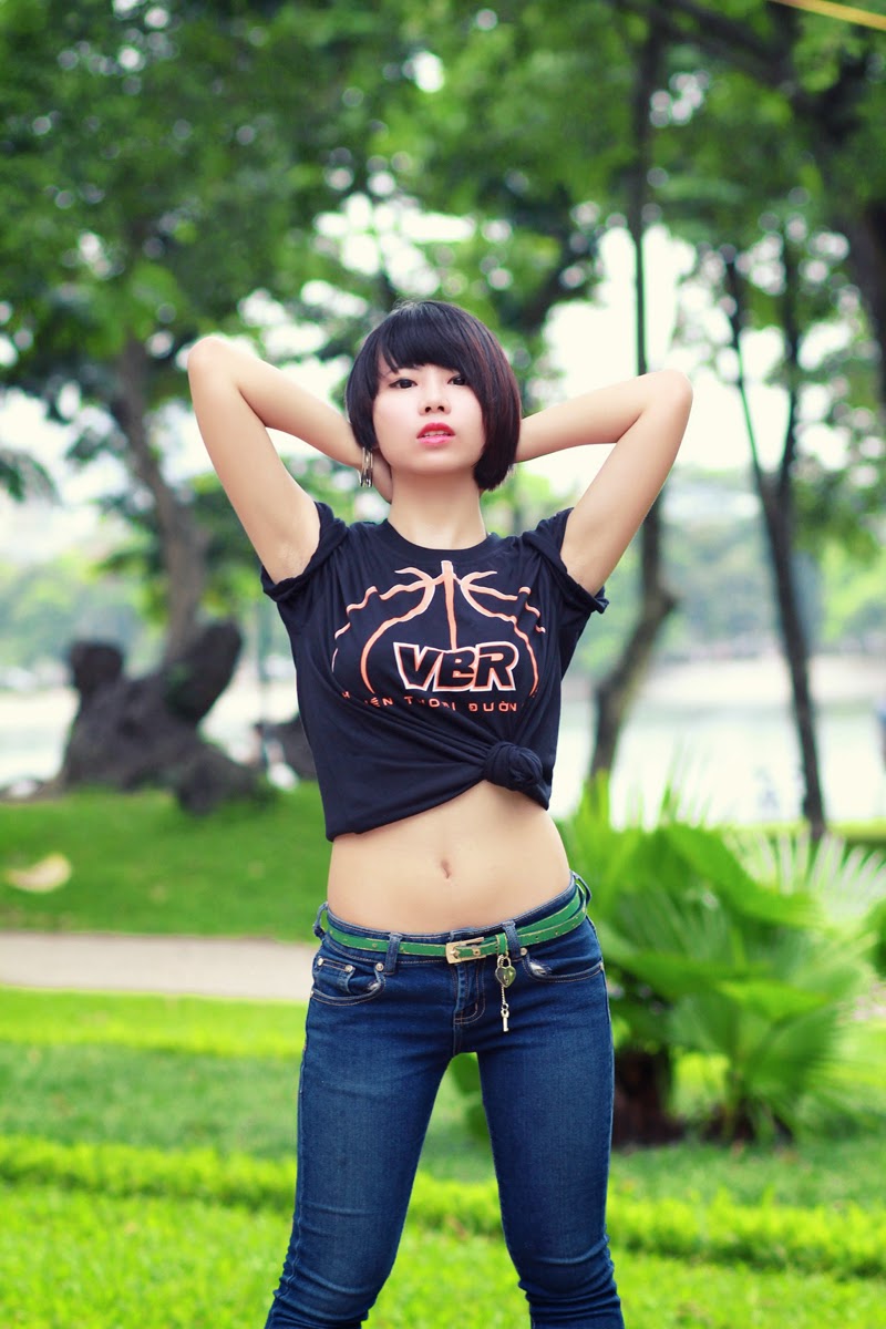 Thí sinh Miss Bóng Rổ 2013 đọ dáng tại công viên - Ảnh 4