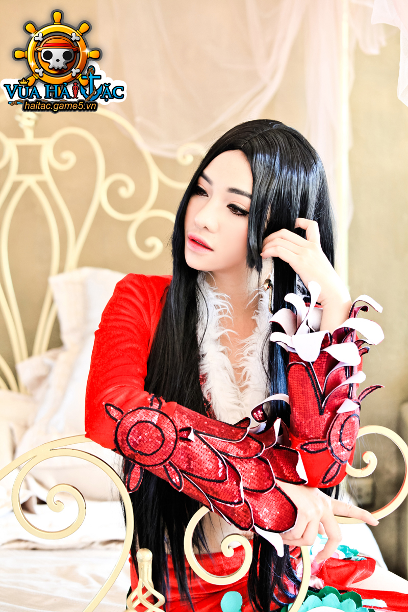 Ly Ba Lan quyến rũ với cosplay Boa Hancock - Ảnh 2