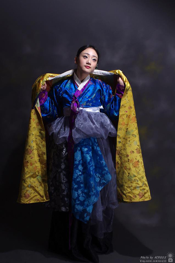 Miyuko xúng xính trong trang phục Hanbok - Ảnh 10