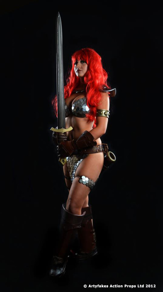Choáng với vẻ đẹp gợi cảm của Red Sonja - Ảnh 4