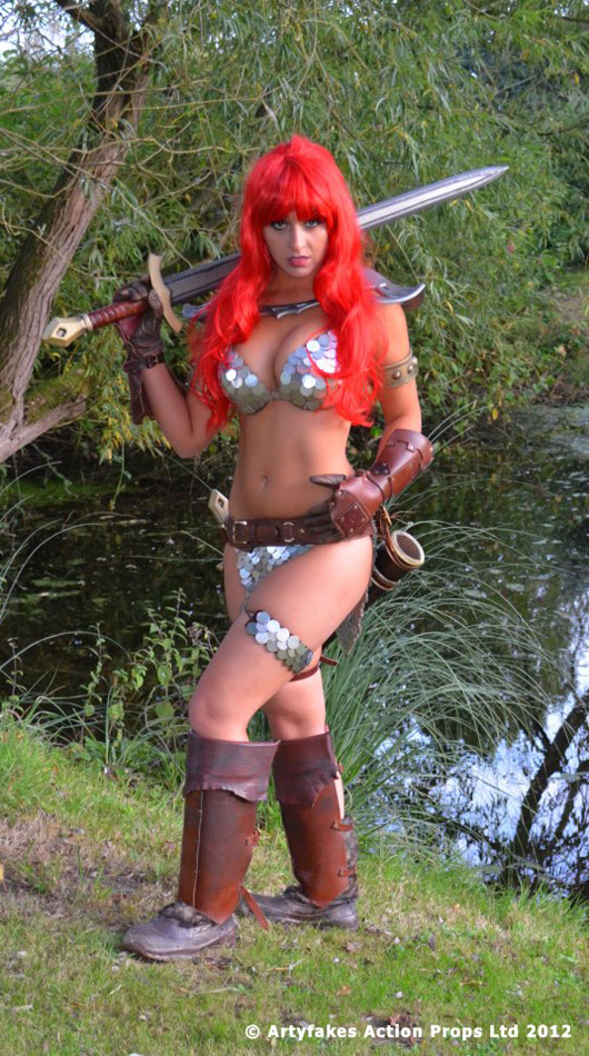 Choáng với vẻ đẹp gợi cảm của Red Sonja - Ảnh 2