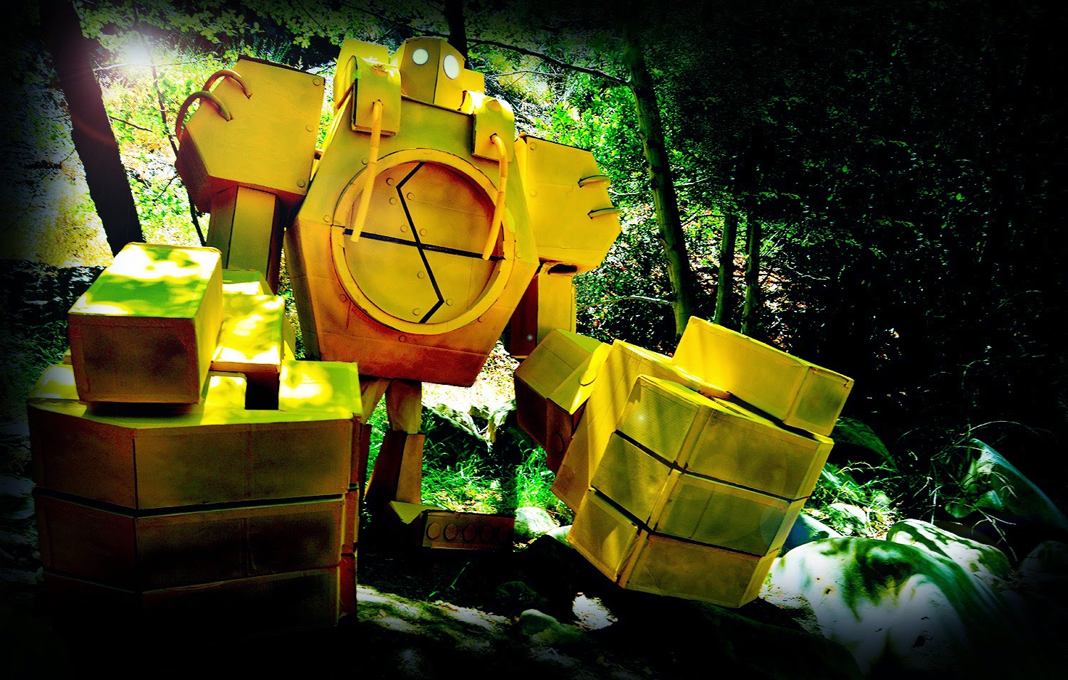 Ngắm vẻ đẹp của Blitzcrank ngoài đời thực - Ảnh 11