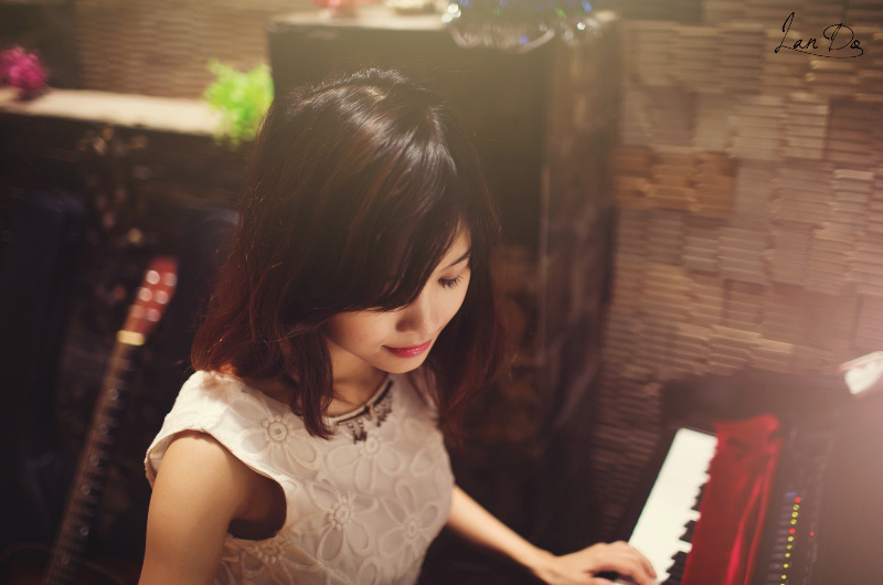 Cặp đôi "Hà Nội, em yêu anh" mê mẩn Phong Vân Truyền Kỳ - Ảnh 6