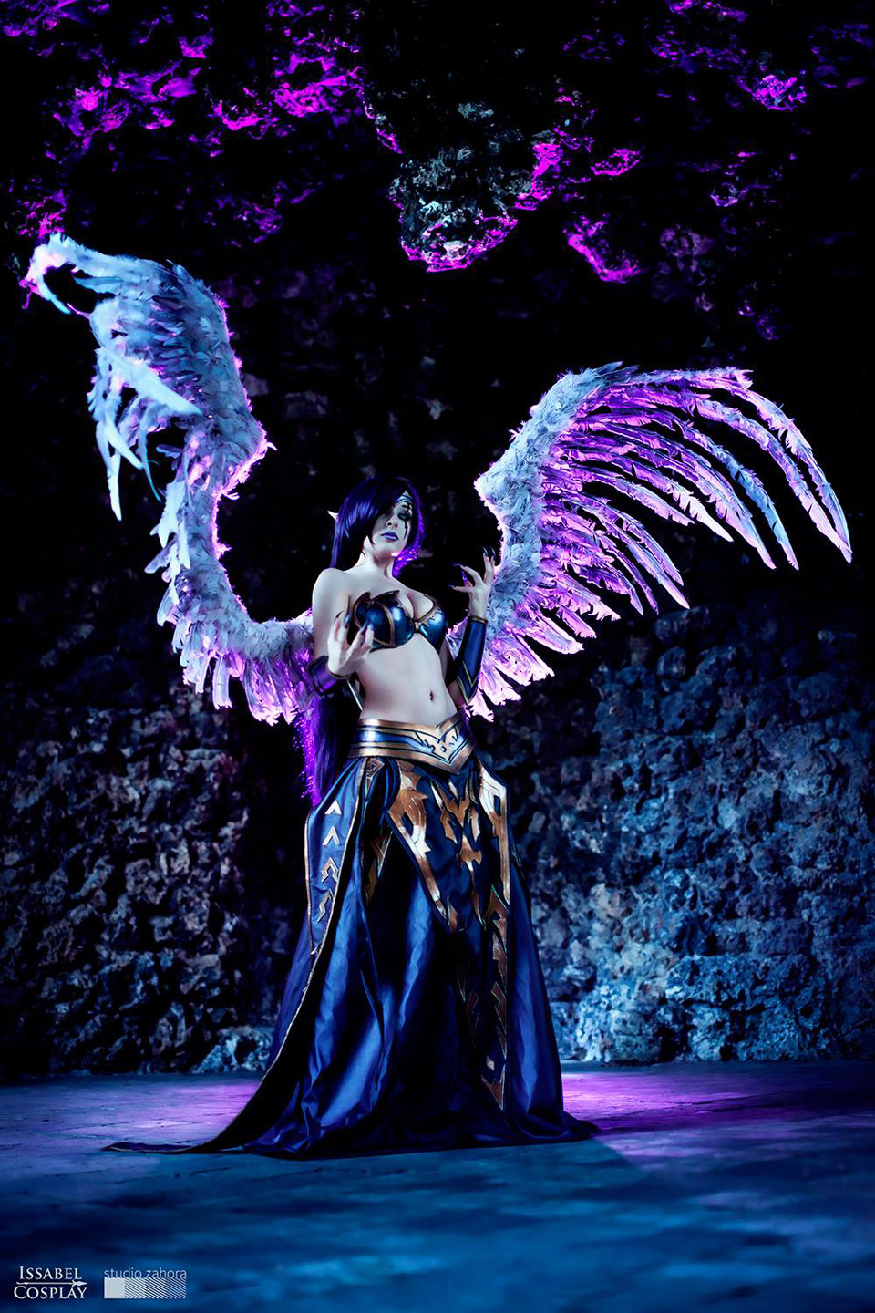 Issabel quyến rũ với cosplay Thiên Thần Sa Ngã - Ảnh 1