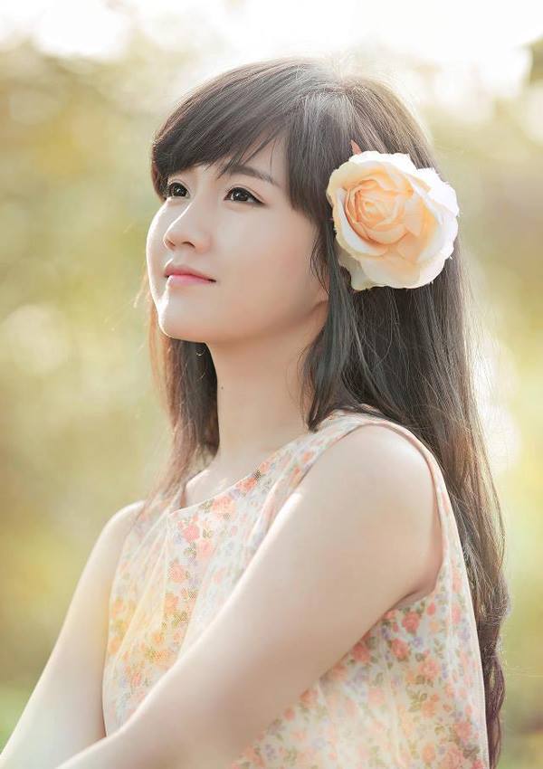 Vẻ đẹp ngây thơ của "ngọc nữ" Liên Minh Huyền Thoại - Ảnh 10