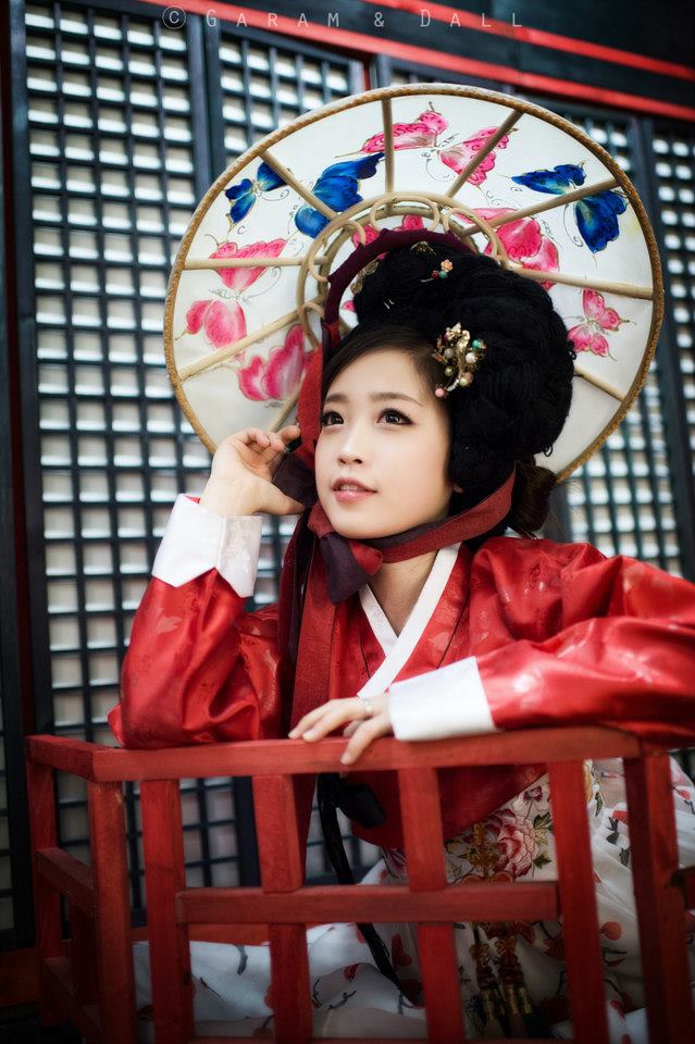 Tomia gợi cảm với trang phục truyền thống Hanbok - Ảnh 8