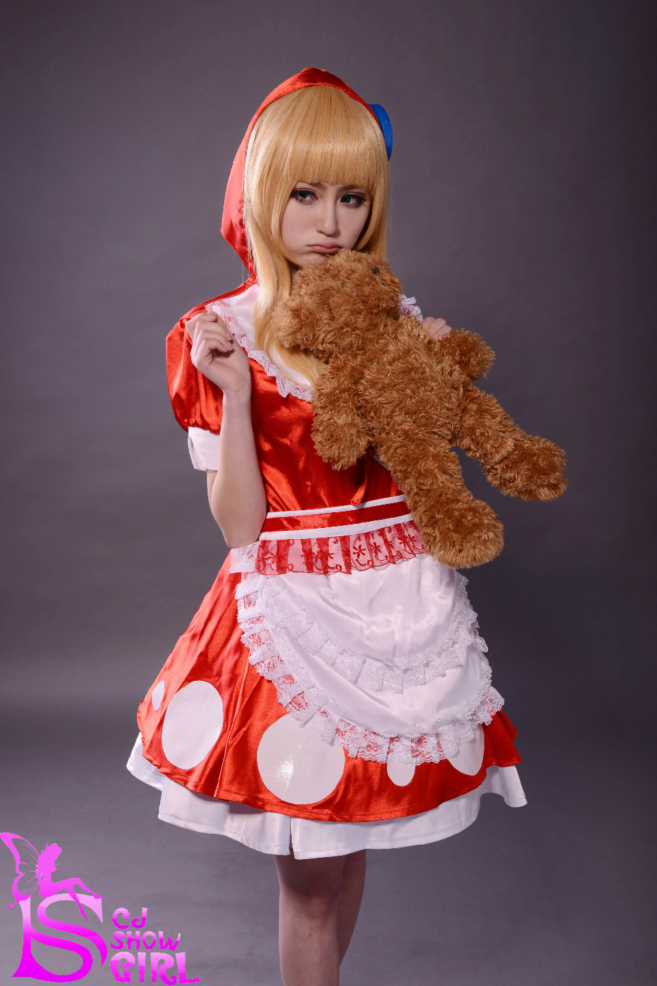 Bộ ảnh cosplay ấn tượng về "cô bé bóng tối" Annie - Ảnh 3