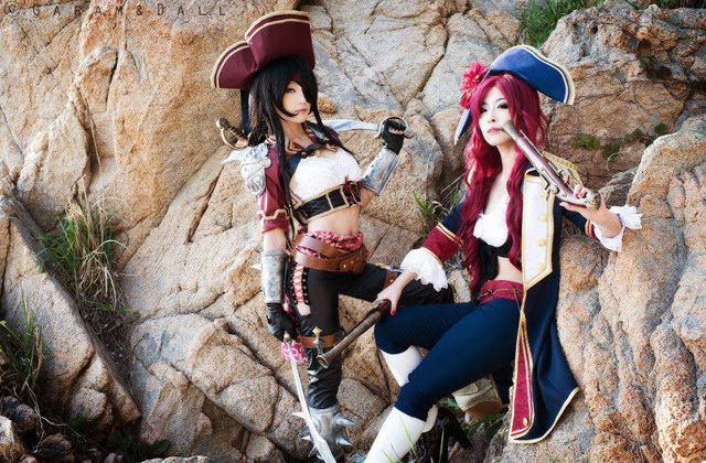 Miyuko khoe trọn bộ cosplay Katarina "cướp biển" - Ảnh 21