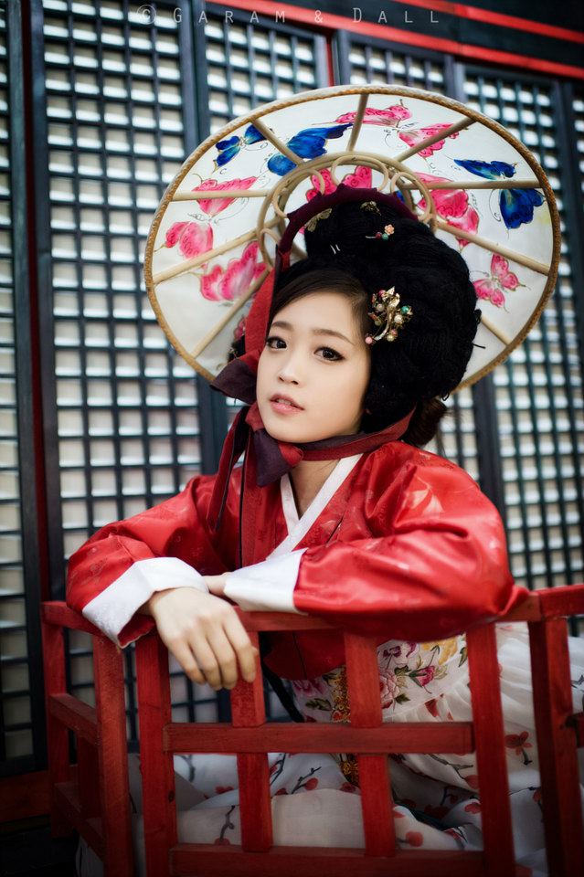 Tomia gợi cảm với trang phục truyền thống Hanbok - Ảnh 12