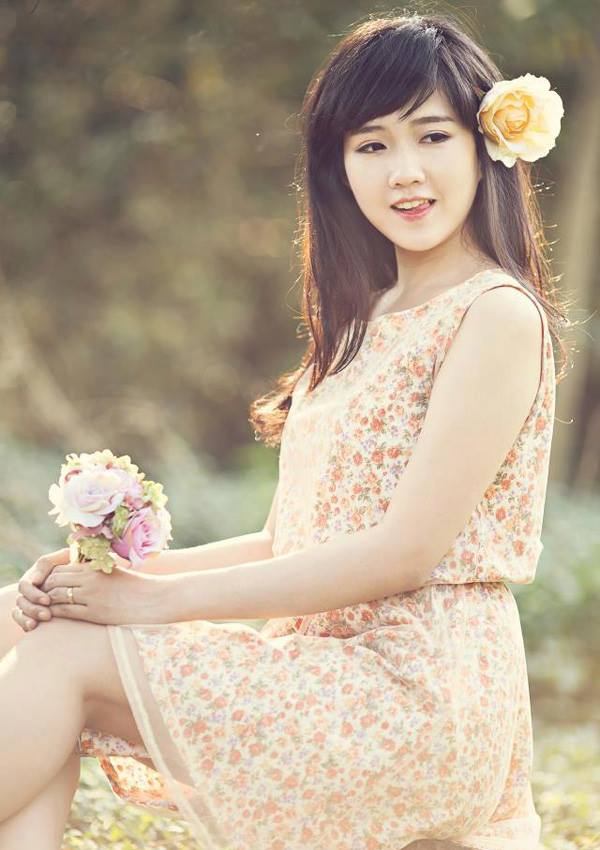 Vẻ đẹp ngây thơ của "ngọc nữ" Liên Minh Huyền Thoại - Ảnh 1