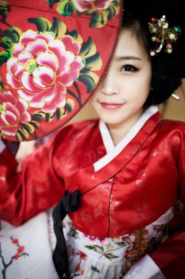Tomia gợi cảm với trang phục truyền thống Hanbok - Ảnh 16