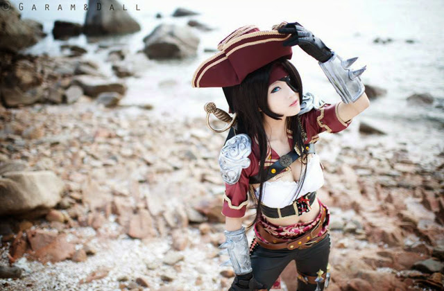 Miyuko khoe trọn bộ cosplay Katarina "cướp biển" - Ảnh 7