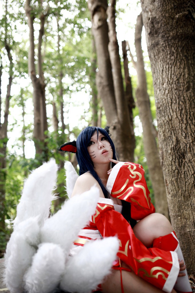 Ngắm Amane Miko quyến rũ với cosplay Ahri - Ảnh 5