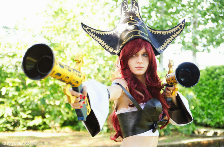 Vẻ đẹp quyến rũ của "thợ săn tiền thưởng" Miss Fortune - Ảnh 57