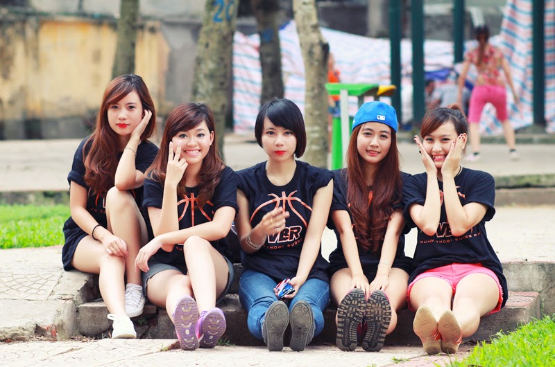 Thí sinh Miss Bóng Rổ 2013 đọ dáng tại công viên - Ảnh 35