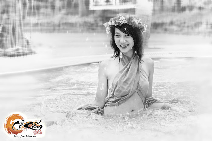 Mỹ nữ Cổ Kiếm khoe dáng với trang phục bikini - Ảnh 2