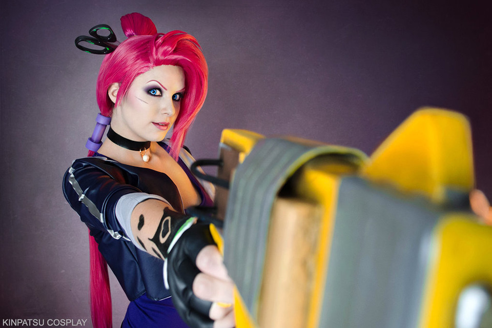 Cosplay Jinx và Jinx Thợ Săn Xác Sống