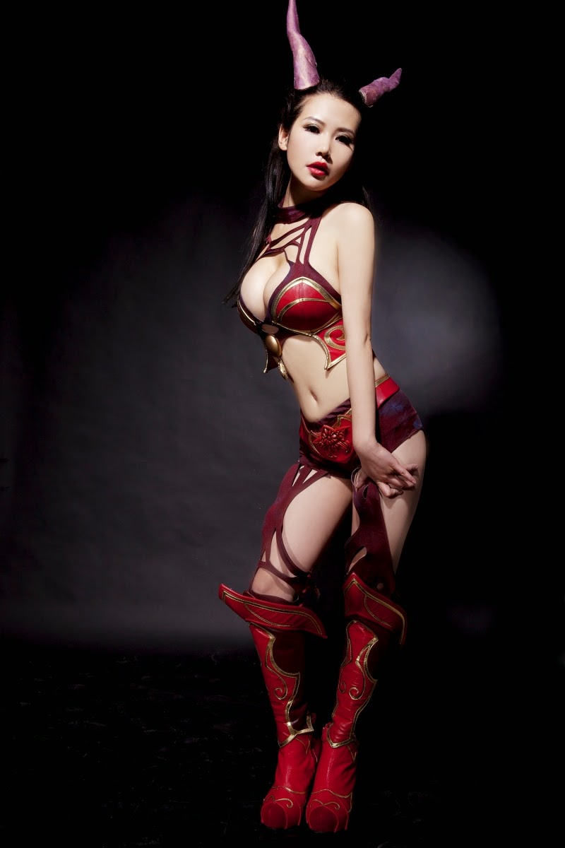 Ngắm loạt cosplay "bốc lửa" của DotA 2 Trung Quốc - Ảnh 7