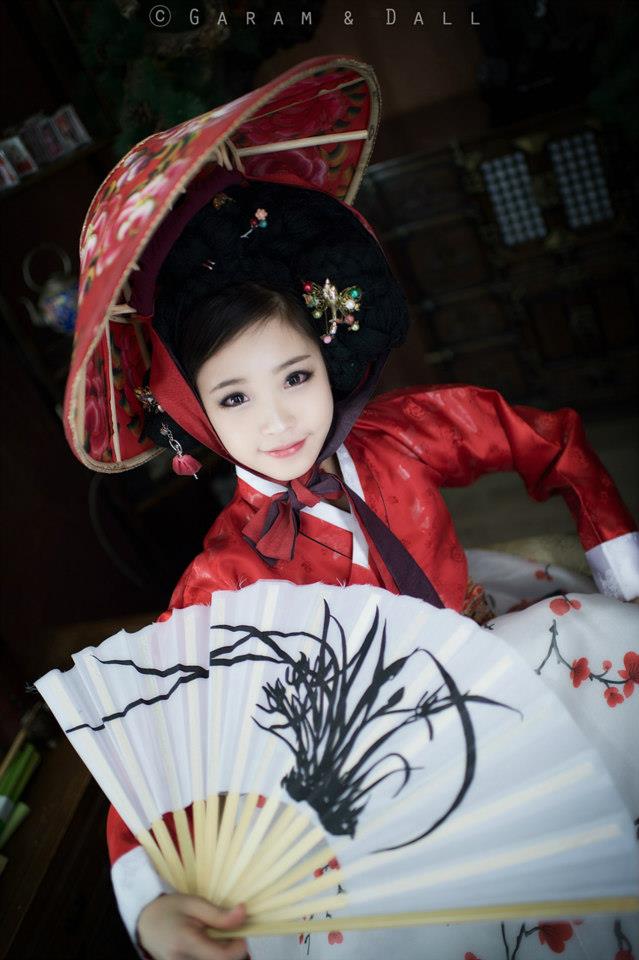 Tomia gợi cảm với trang phục truyền thống Hanbok - Ảnh 10