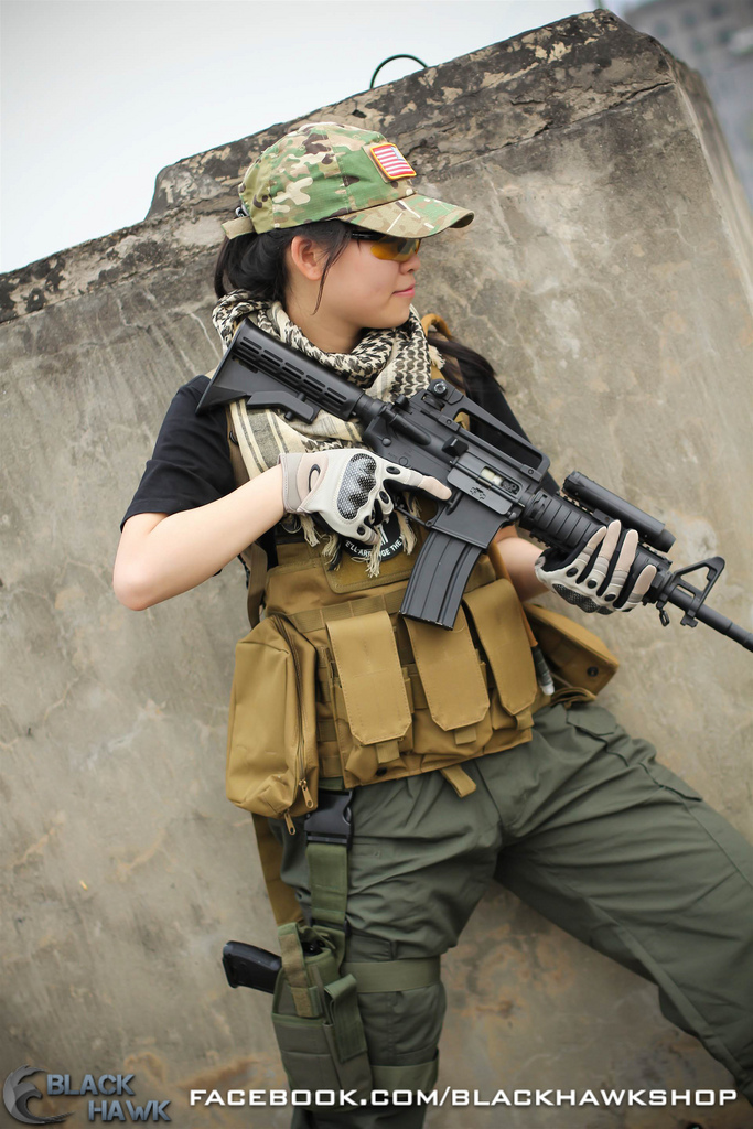Bộ ảnh cosplay kiểu quân đội tuyệt đẹp của coser Việt - Ảnh 12