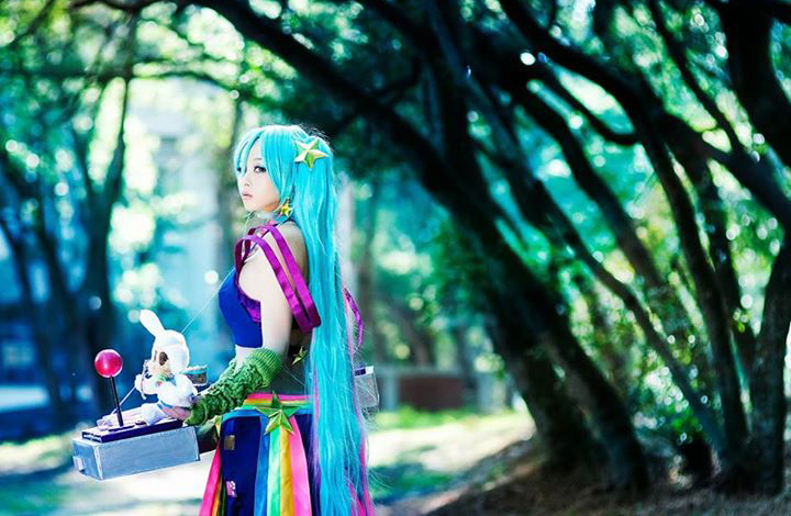 Cosplay Sona Giả Lập siêu gợi cảm và quyến rũ - Ảnh 13