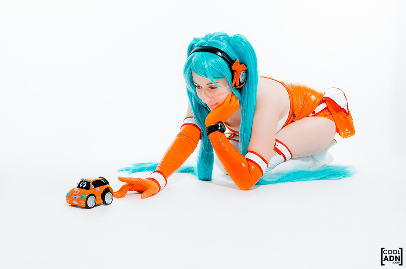 Hatsune Miku dễ thương với cosplay Miku Racing 2010 - Ảnh 10