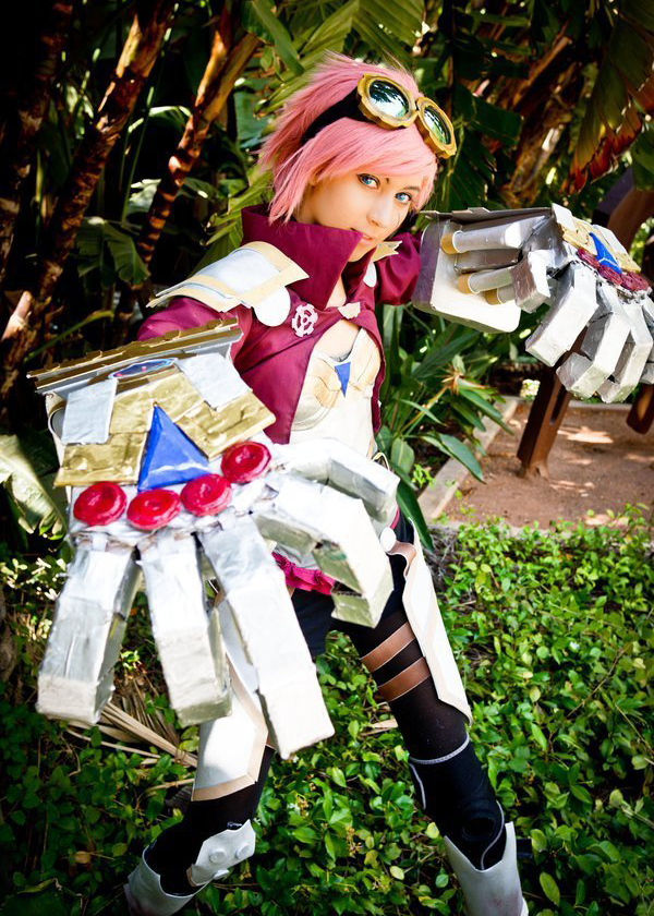 Ngắm vẻ quyến rũ của Vi qua cosplay - Ảnh 4